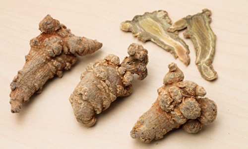 脸上斑一个圈的形状-脸上圈状黑斑是什么斑专区_脸上的斑是圈状的那叫什么斑专区_脸上有圈斑怎么办网